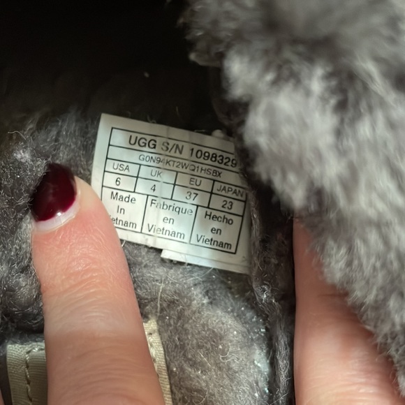 Ugg Coquette Sequin Bow Slippers Size 6 - Picture 4 of 5